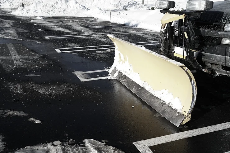 5 Benefits of Using a Commercial Snow Removal Service - Pritchard Industries